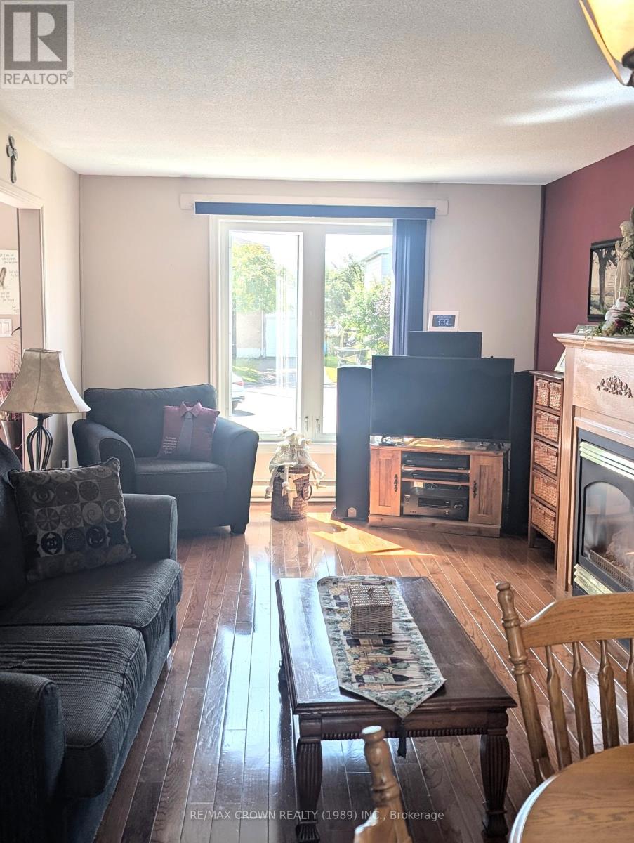 12 Cypress Court, North Bay (College Heights), Ontario  P1B 9G9 - Photo 19 - X12403753