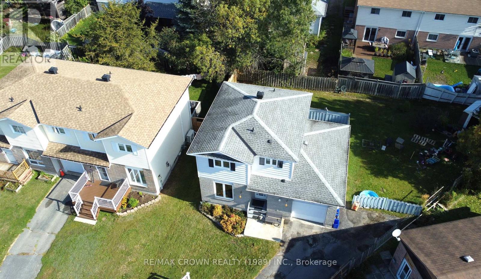 12 Cypress Court, North Bay, Ontario  P1B 9G9 - Photo 2 - X12403753