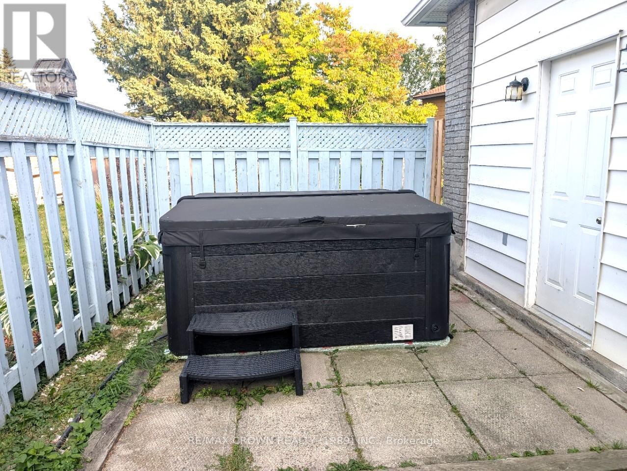 12 Cypress Court, North Bay (College Heights), Ontario  P1B 9G9 - Photo 8 - X12403753