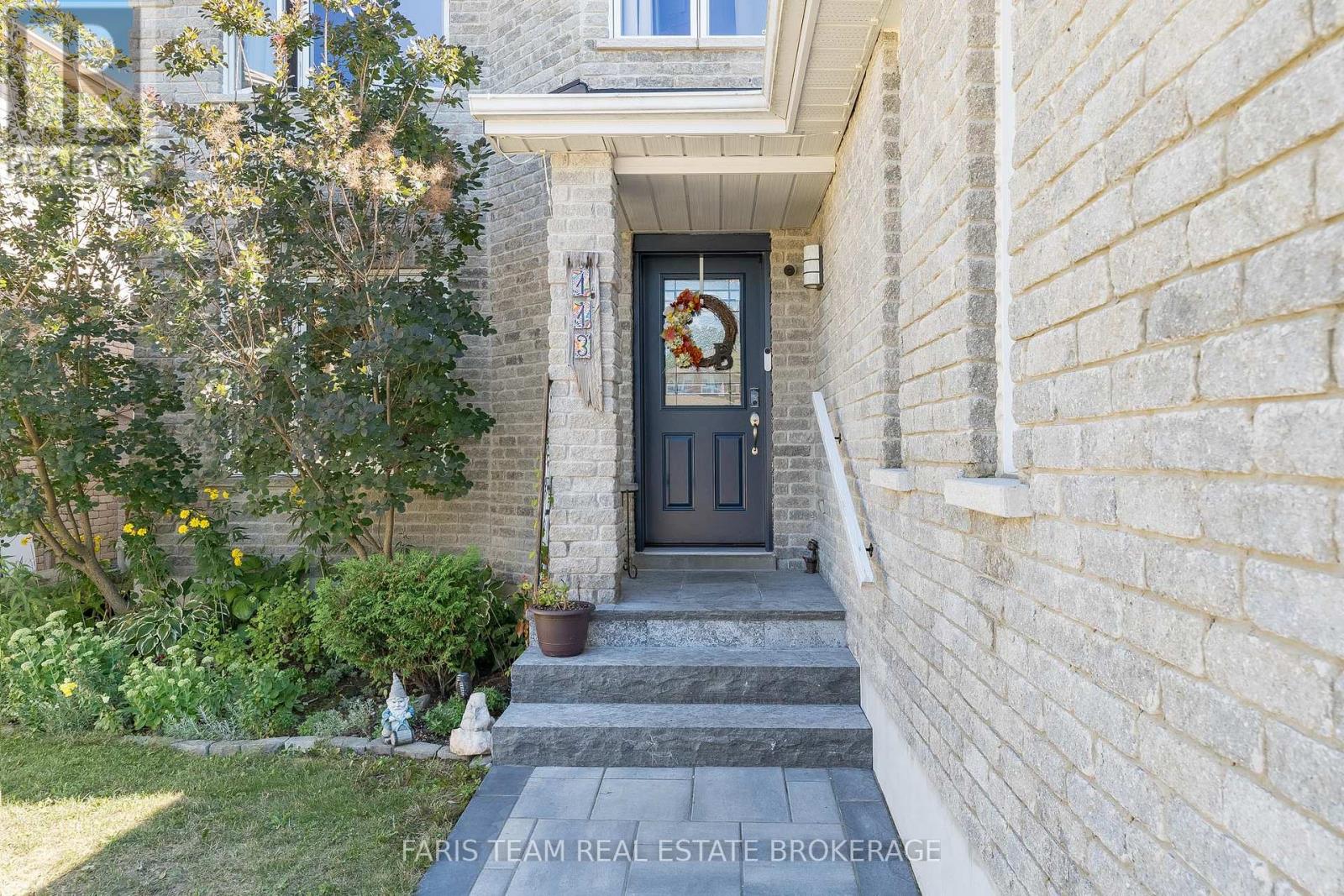 113 Ruffet Drive, Barrie, Ontario  L4N 0N6 - Photo 4 - S12403587