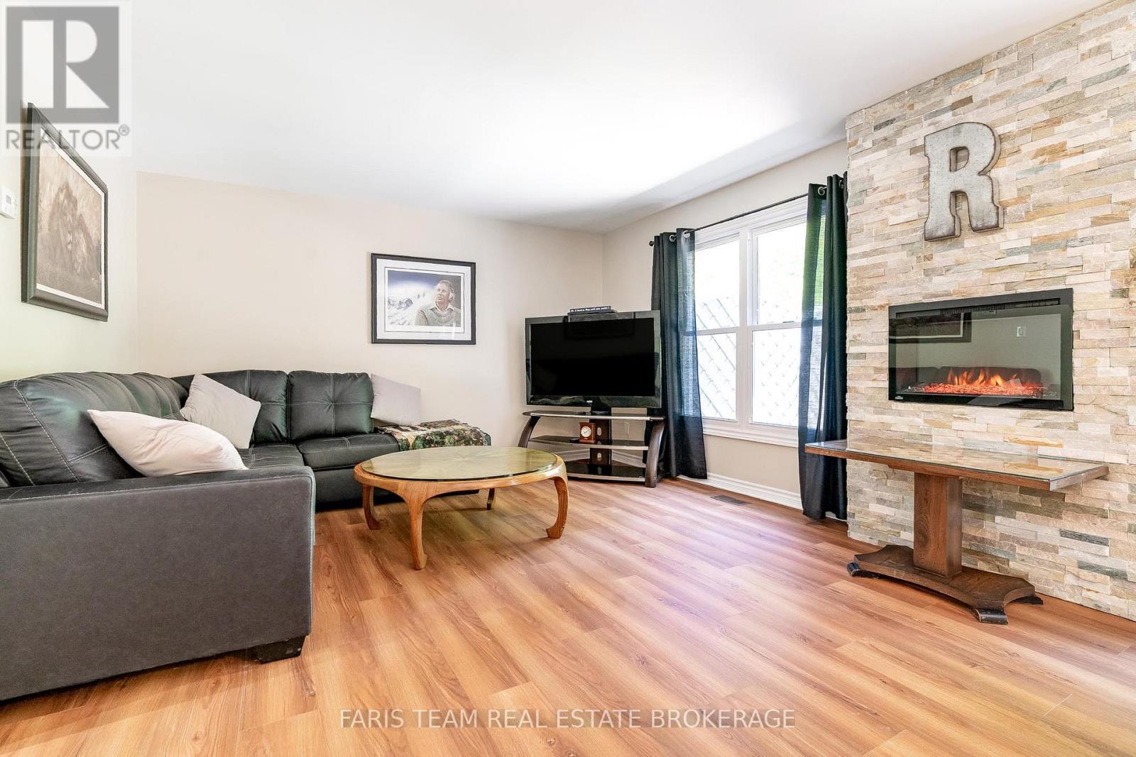 173 Toronto Street, Barrie, Ontario  L4N 1V6 - Photo 11 - S12403657