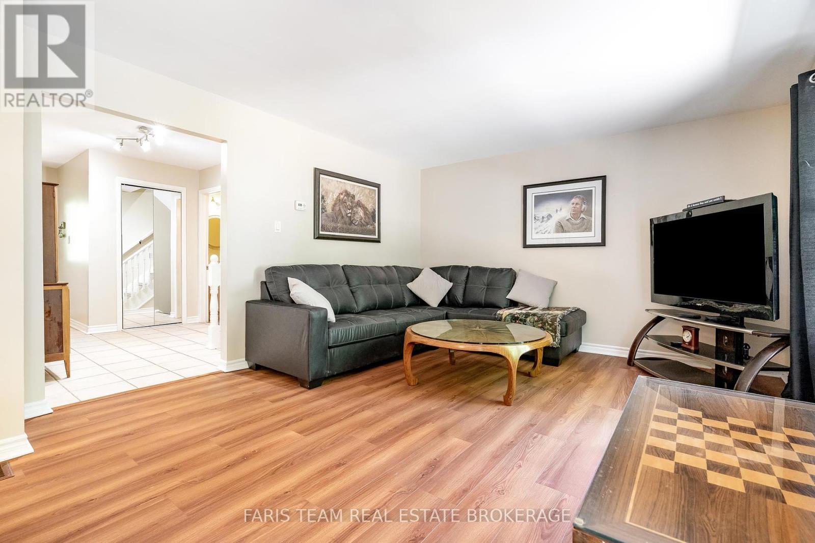 173 Toronto Street, Barrie, Ontario  L4N 1V6 - Photo 12 - S12403657