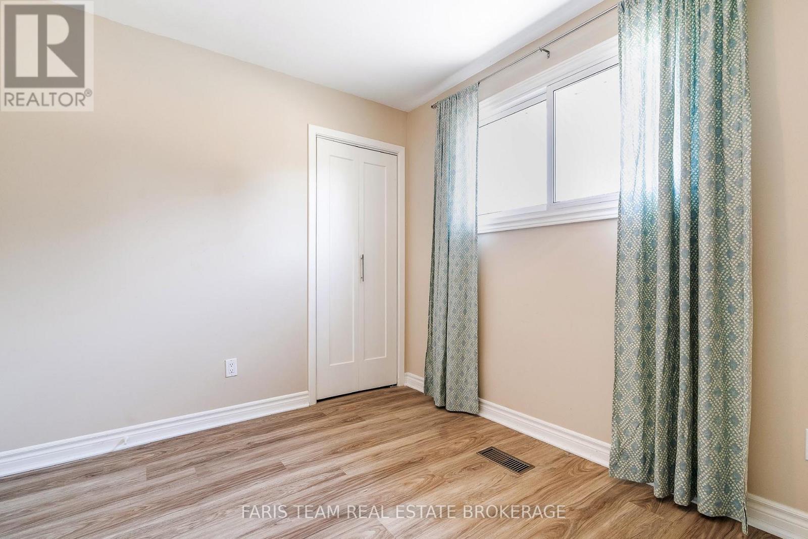 173 Toronto Street, Barrie, Ontario  L4N 1V6 - Photo 19 - S12403657