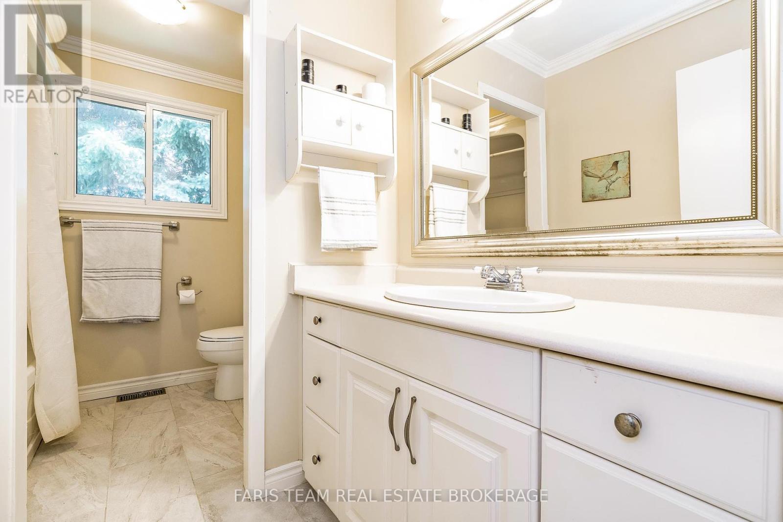 173 Toronto Street, Barrie, Ontario  L4N 1V6 - Photo 20 - S12403657