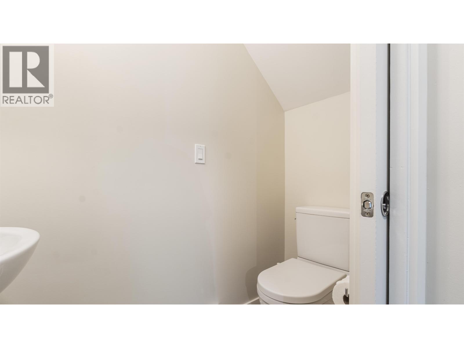 8 3728 Thurston Street, Burnaby, British Columbia  V5H 0E6 - Photo 12 - R3047600