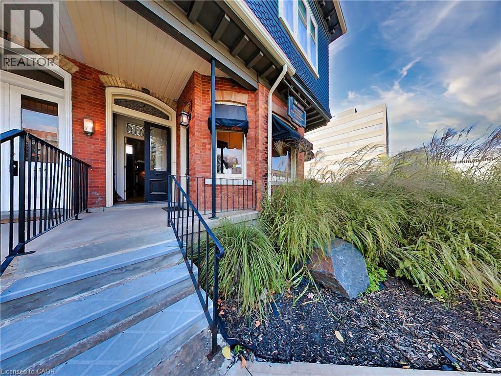 37 Church Street, St. Catharines, Ontario  L2R 3B7 - Photo 2 - 40768742