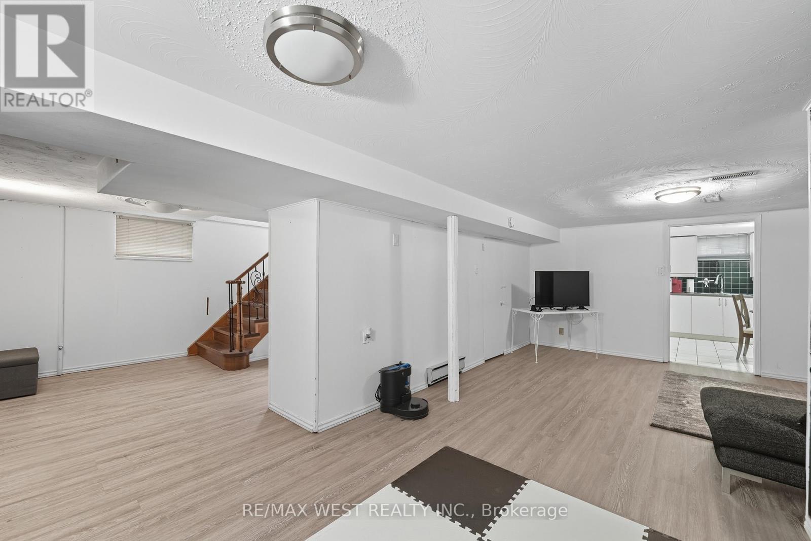 204 Jeffcoat Drive, Toronto, Ontario  M9W 3C9 - Photo 23 - W12401693