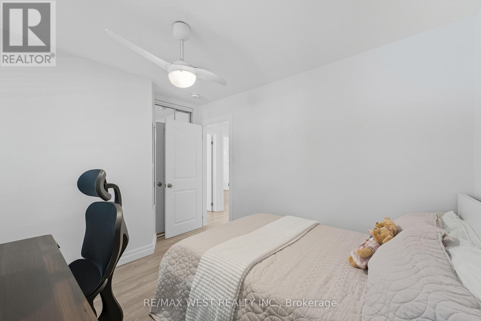 204 Jeffcoat Drive, Toronto, Ontario  M9W 3C9 - Photo 12 - W12401693