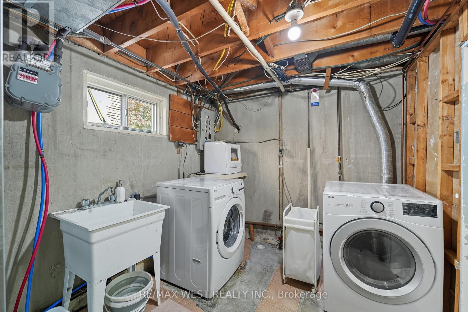 204 Jeffcoat Drive, Toronto, Ontario  M9W 3C9 - Photo 27 - W12401693