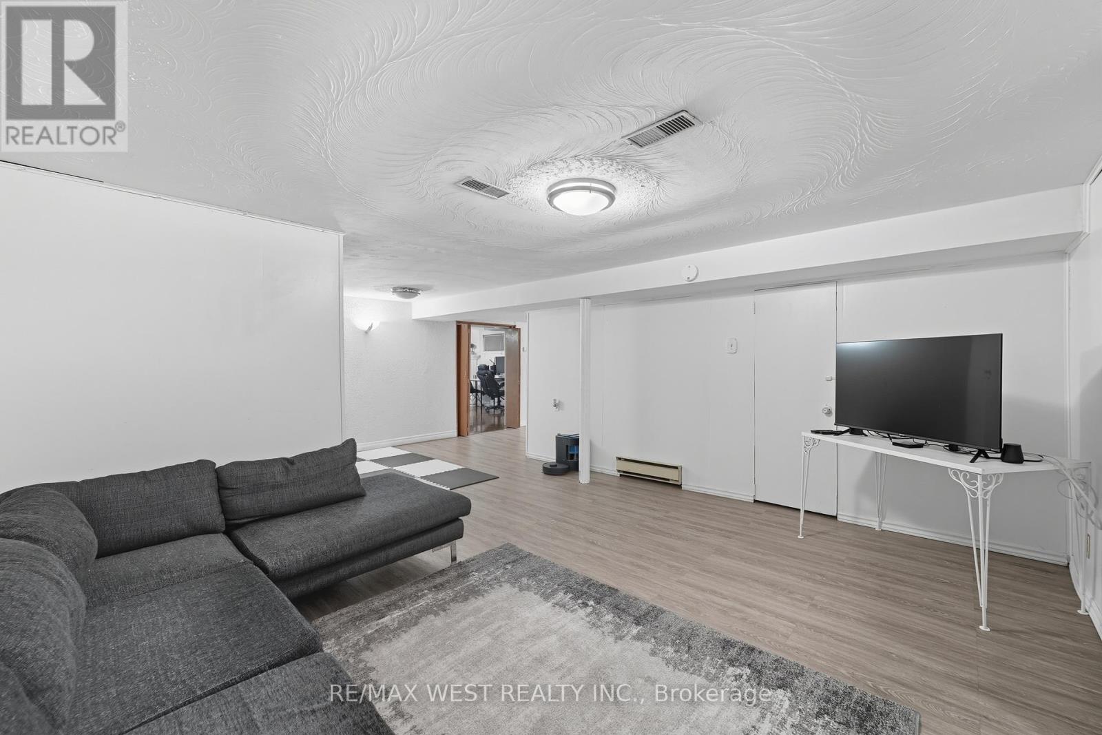 204 Jeffcoat Drive, Toronto, Ontario  M9W 3C9 - Photo 24 - W12401693