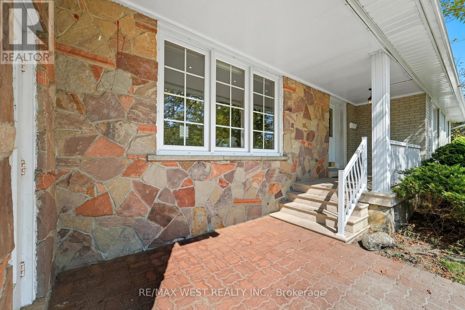 204 Jeffcoat Drive, Toronto, Ontario  M9W 3C9 - Photo 29 - W12401693
