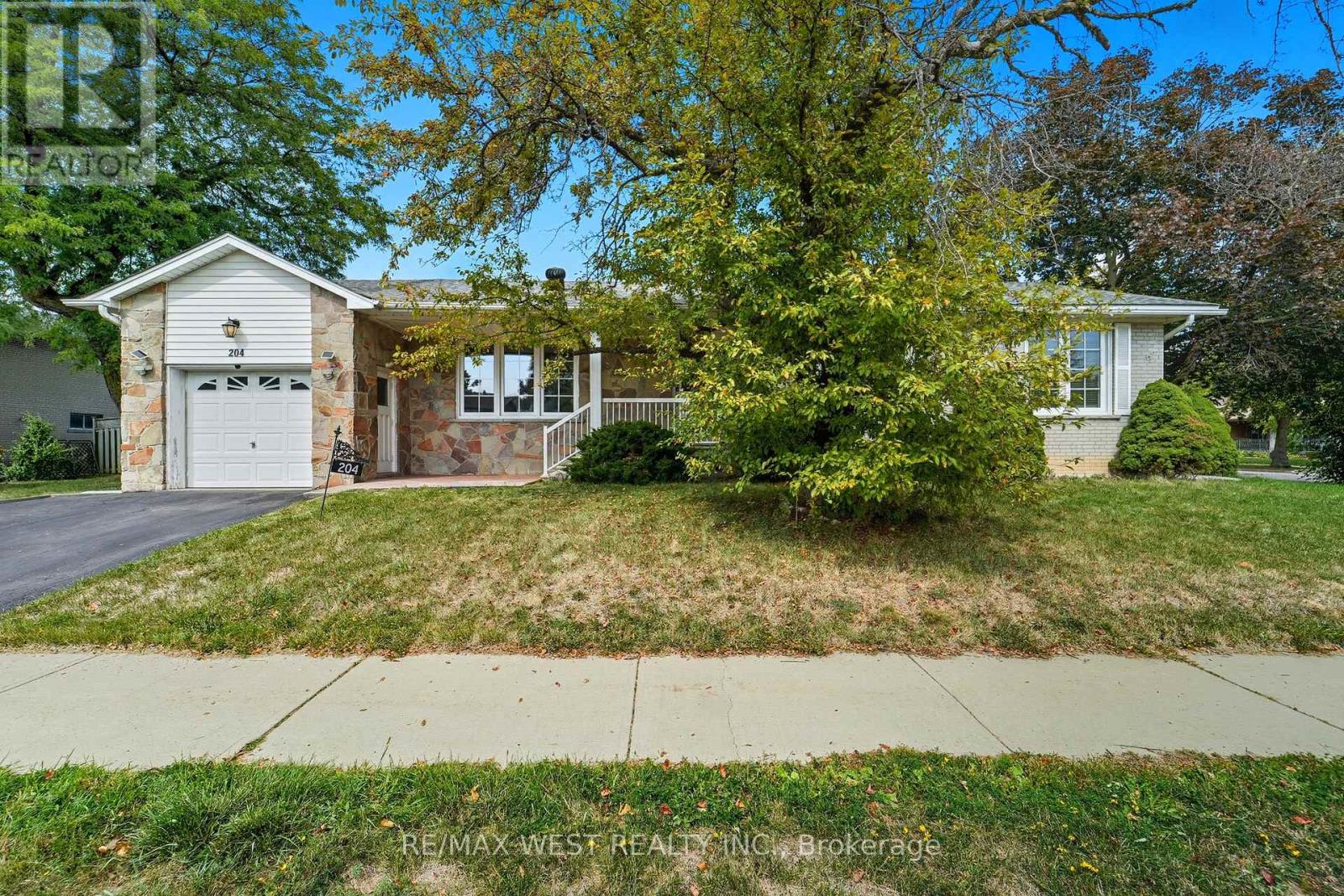 204 Jeffcoat Drive, Toronto, Ontario  M9W 3C9 - Photo 30 - W12401693
