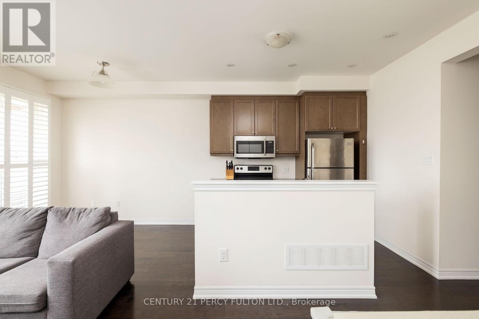 202 Sky Harbour Drive, Brampton, Ontario  L6Y 2Z7 - Photo 10 - W12403486