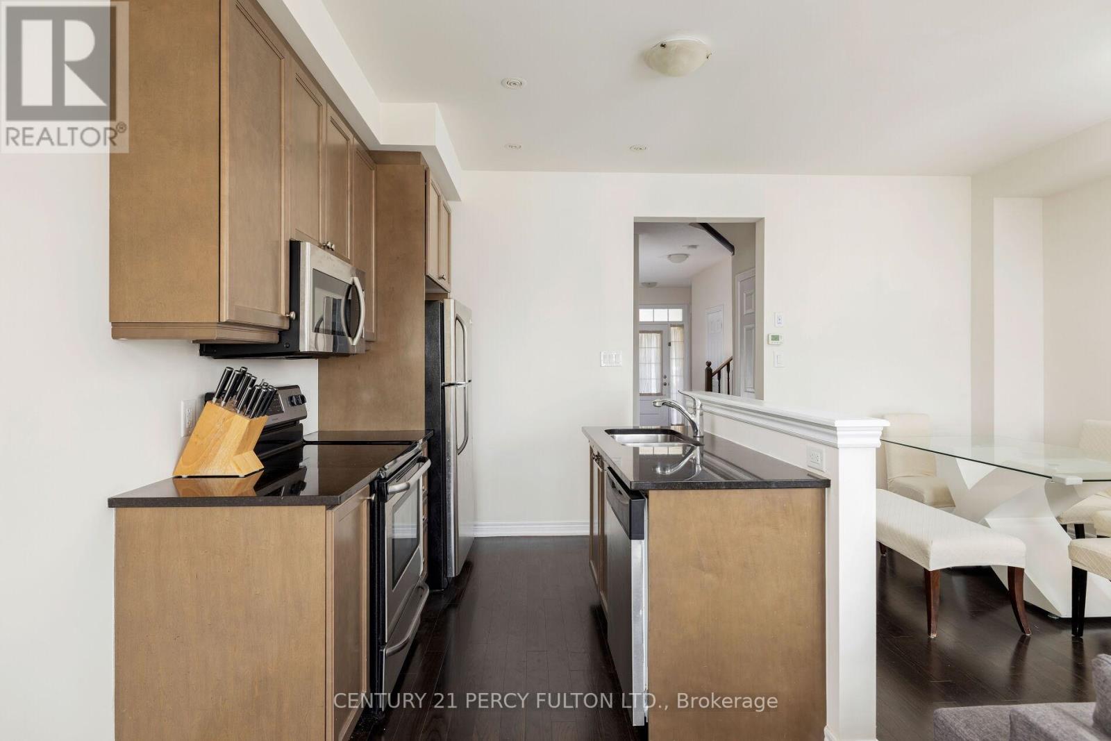 202 Sky Harbour Drive, Brampton, Ontario  L6Y 2Z7 - Photo 11 - W12403486