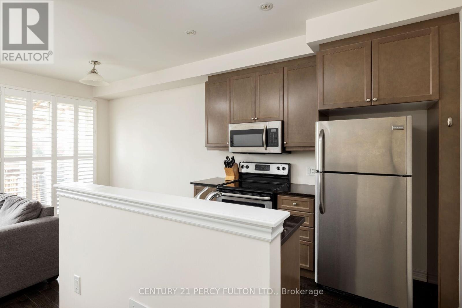 202 Sky Harbour Drive, Brampton, Ontario  L6Y 2Z7 - Photo 12 - W12403486