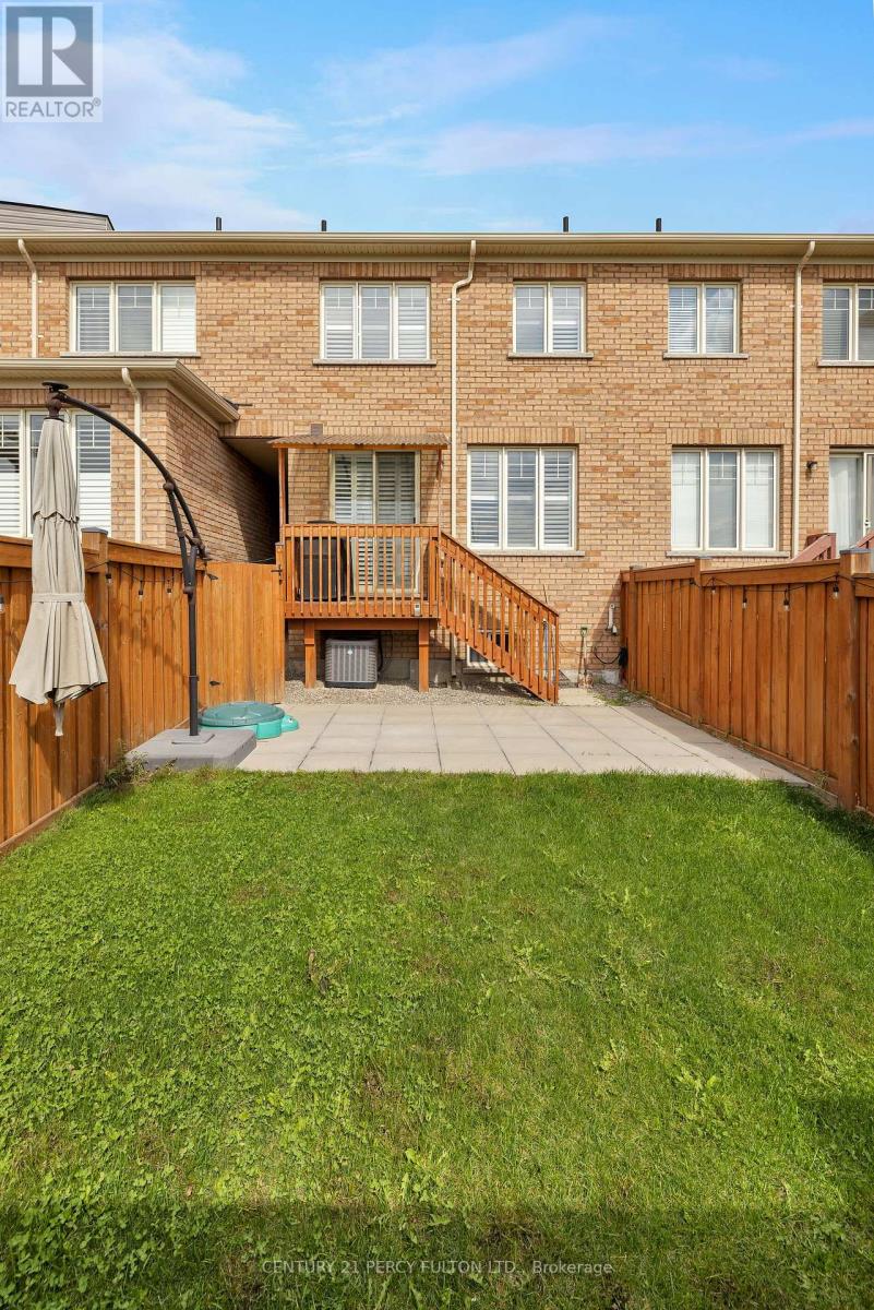202 Sky Harbour Drive, Brampton, Ontario  L6Y 2Z7 - Photo 14 - W12403486