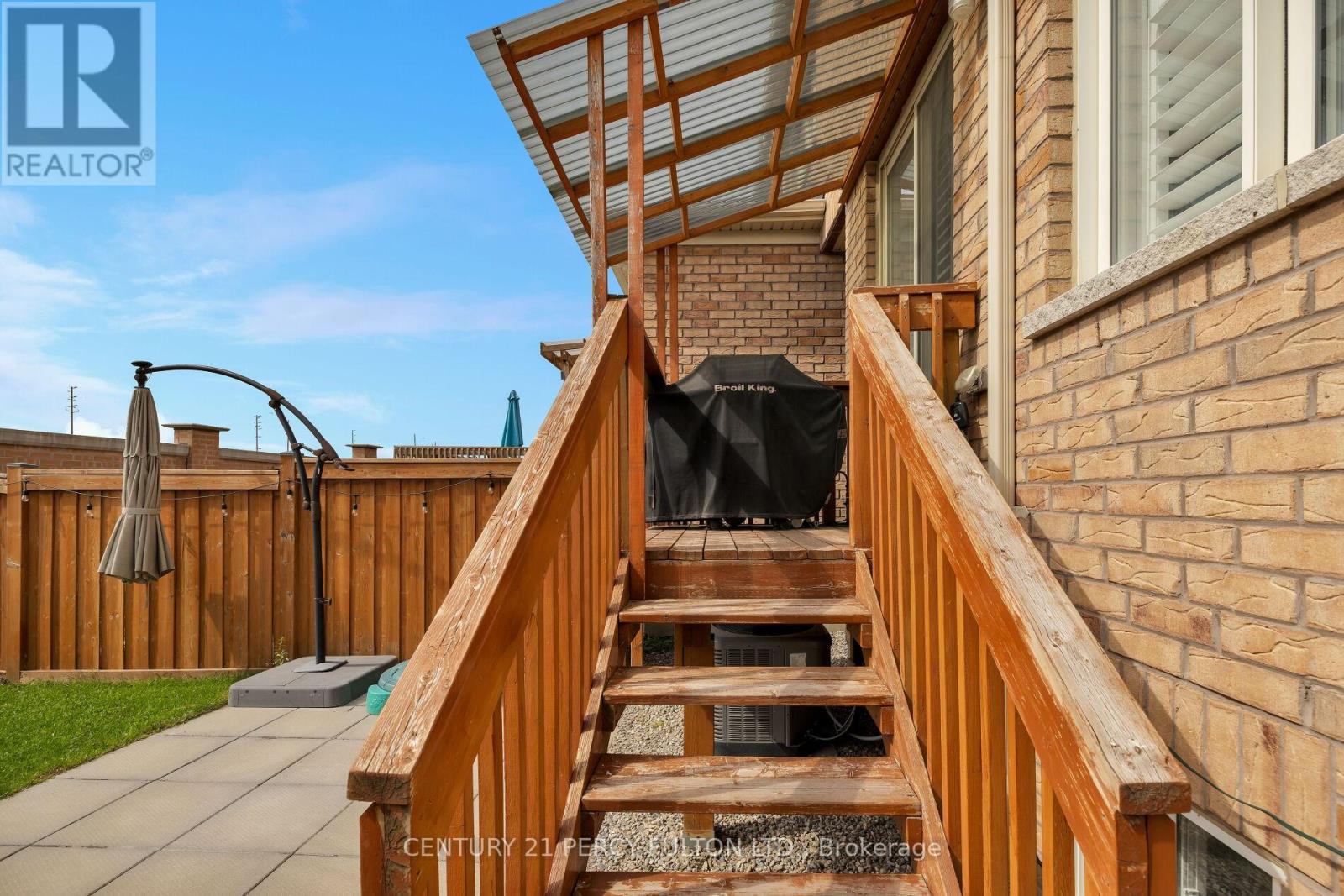 202 Sky Harbour Drive, Brampton, Ontario  L6Y 2Z7 - Photo 17 - W12403486