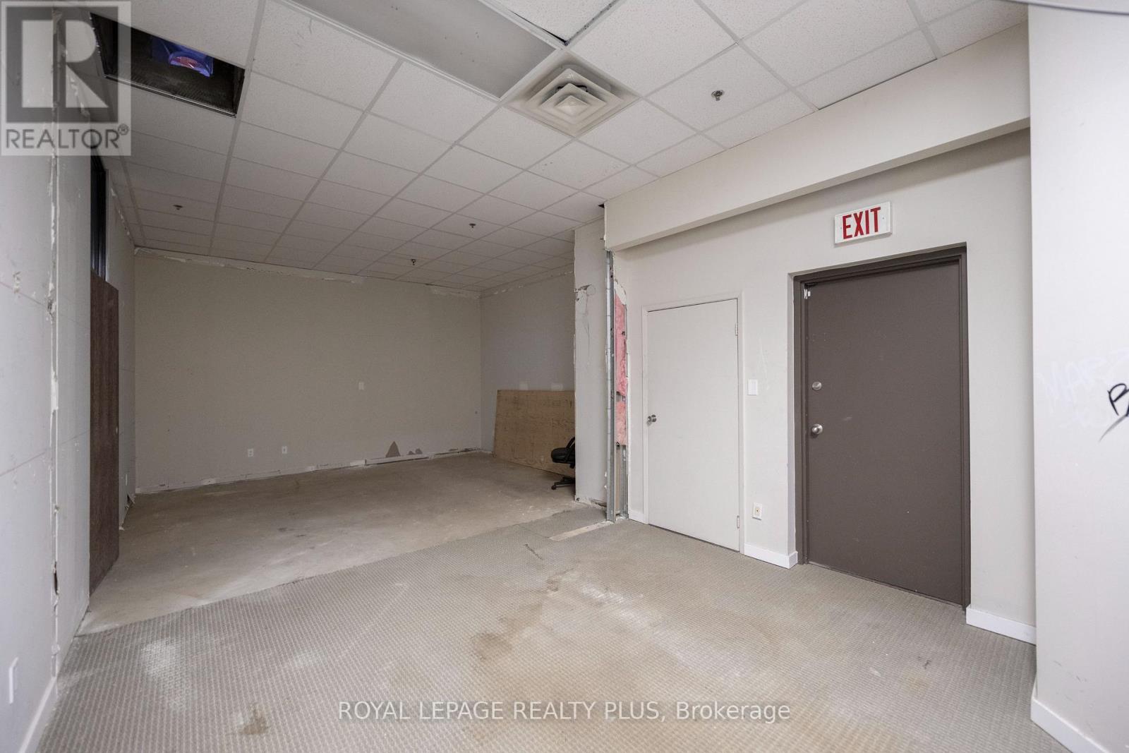 54 - 5100 South Service Road, Burlington, Ontario  L7L 6A5 - Photo 24 - W12403510