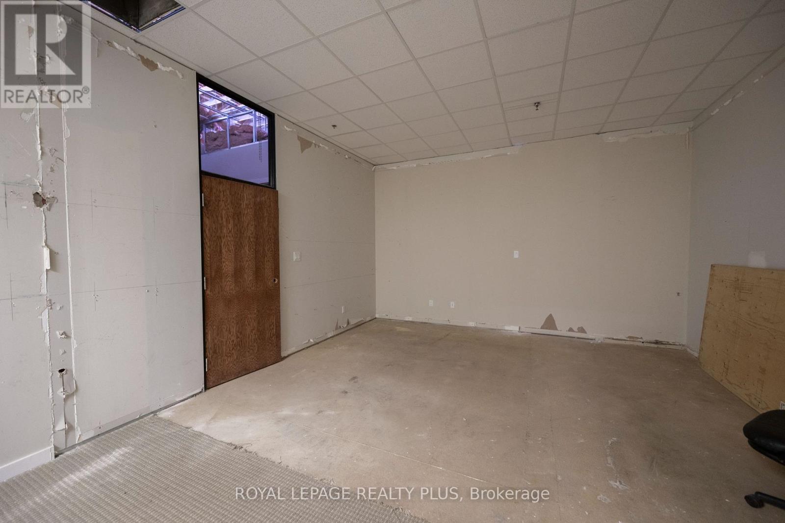 54 - 5100 South Service Road, Burlington, Ontario  L7L 6A5 - Photo 25 - W12403510