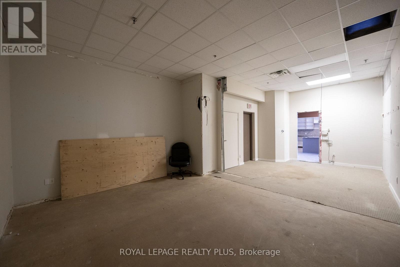 54 - 5100 South Service Road, Burlington, Ontario  L7L 6A5 - Photo 27 - W12403510