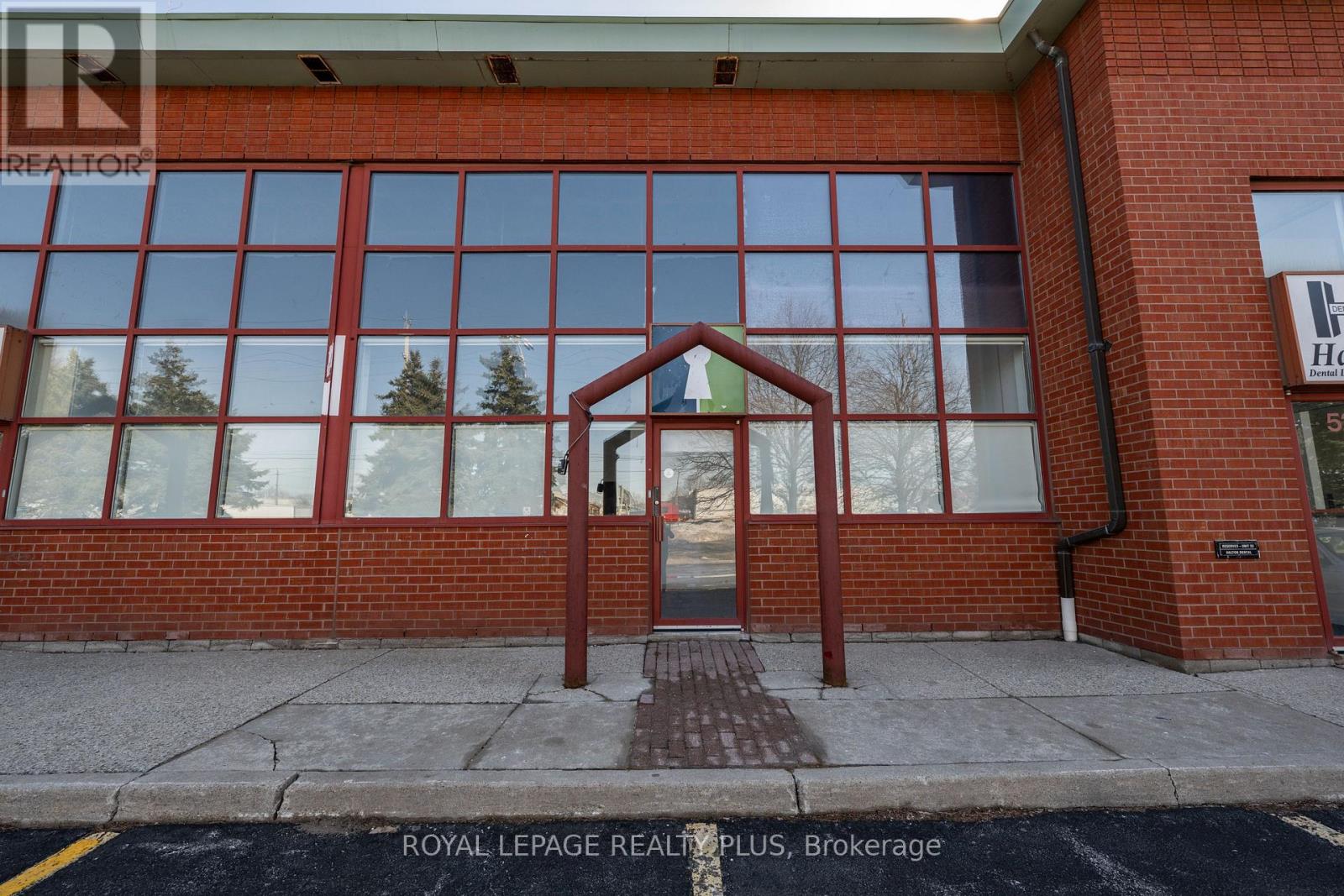 54 - 5100 South Service Road, Burlington, Ontario  L7L 6A5 - Photo 4 - W12403510
