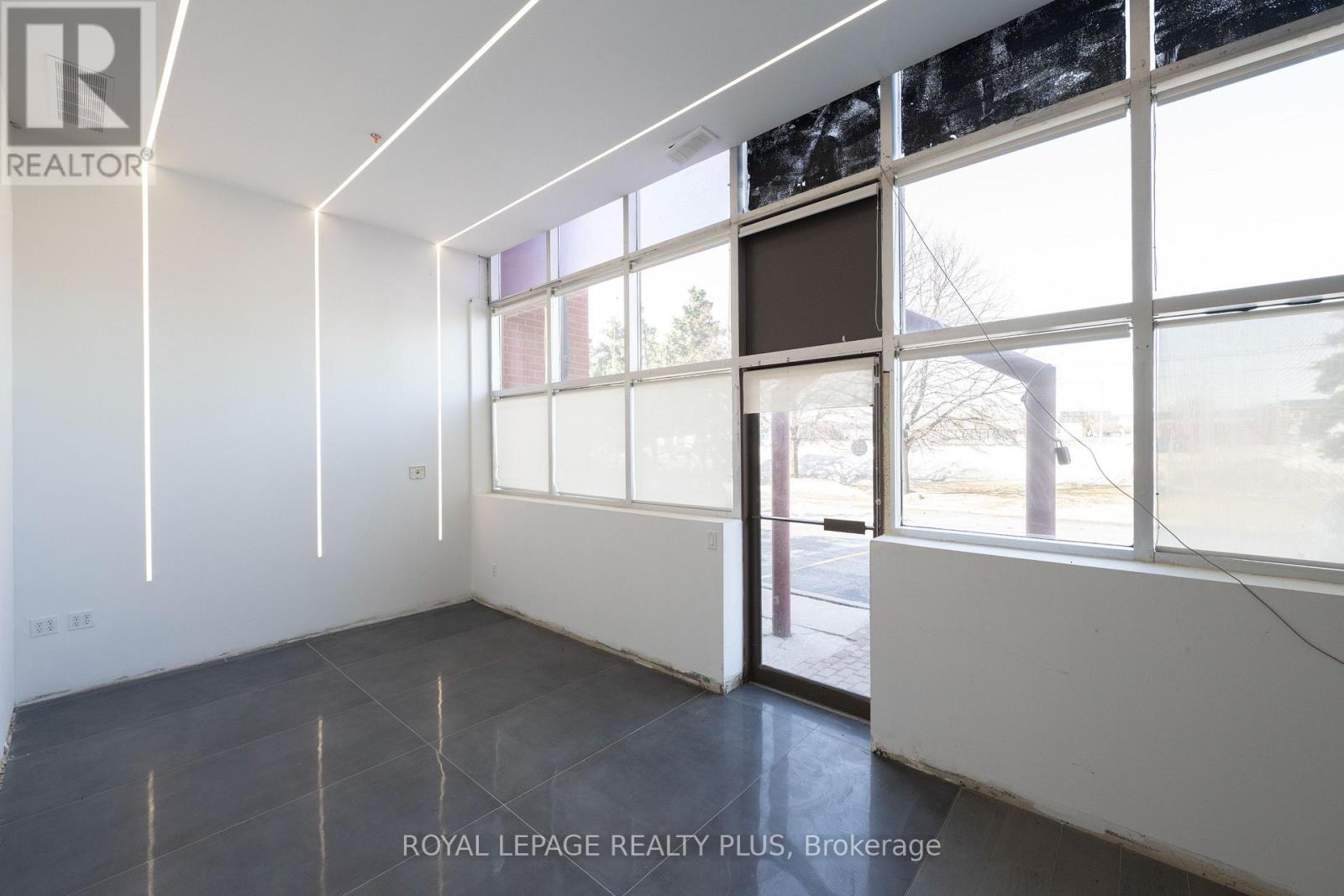 54 - 5100 South Service Road, Burlington, Ontario  L7L 6A5 - Photo 9 - W12403510