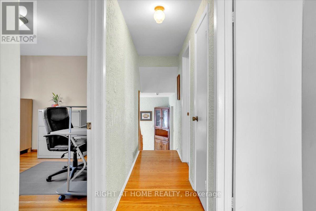 21 Willis Drive, Brampton, Ontario  L6W 1A8 - Photo 15 - W12403556