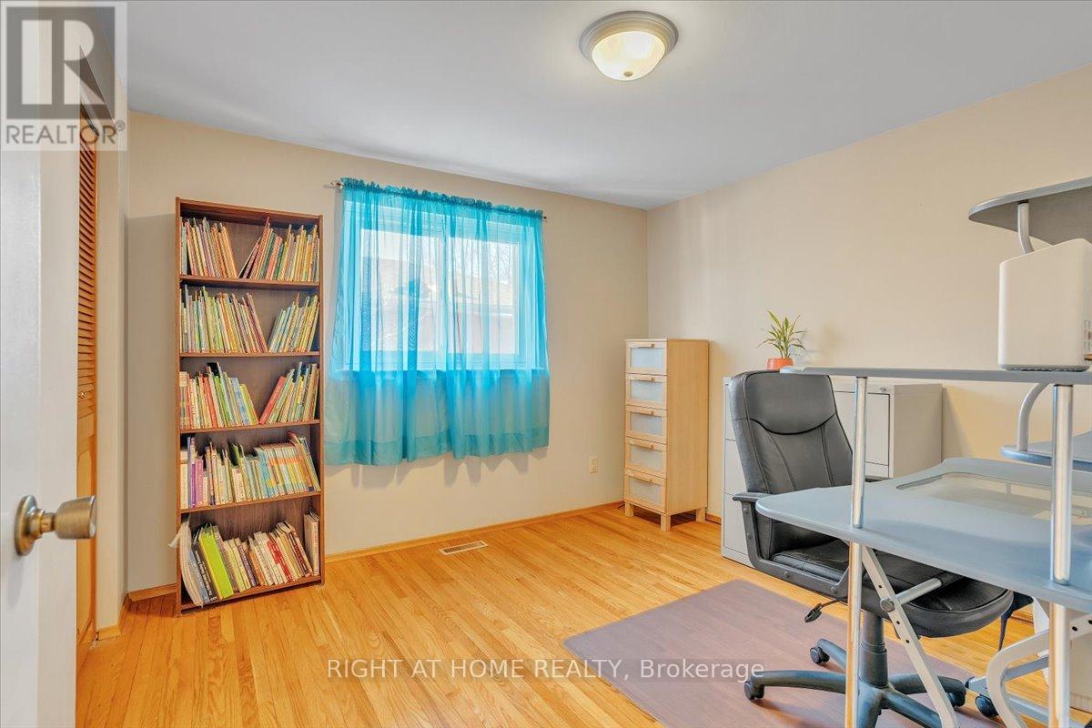 21 Willis Drive, Brampton, Ontario  L6W 1A8 - Photo 20 - W12403556
