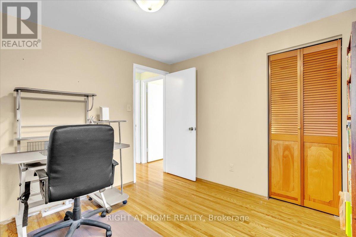 21 Willis Drive, Brampton, Ontario  L6W 1A8 - Photo 21 - W12403556