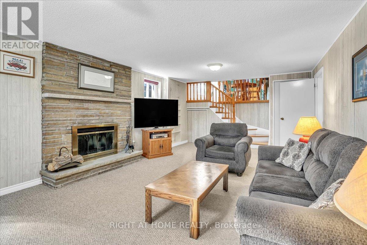 21 Willis Drive, Brampton, Ontario  L6W 1A8 - Photo 25 - W12403556