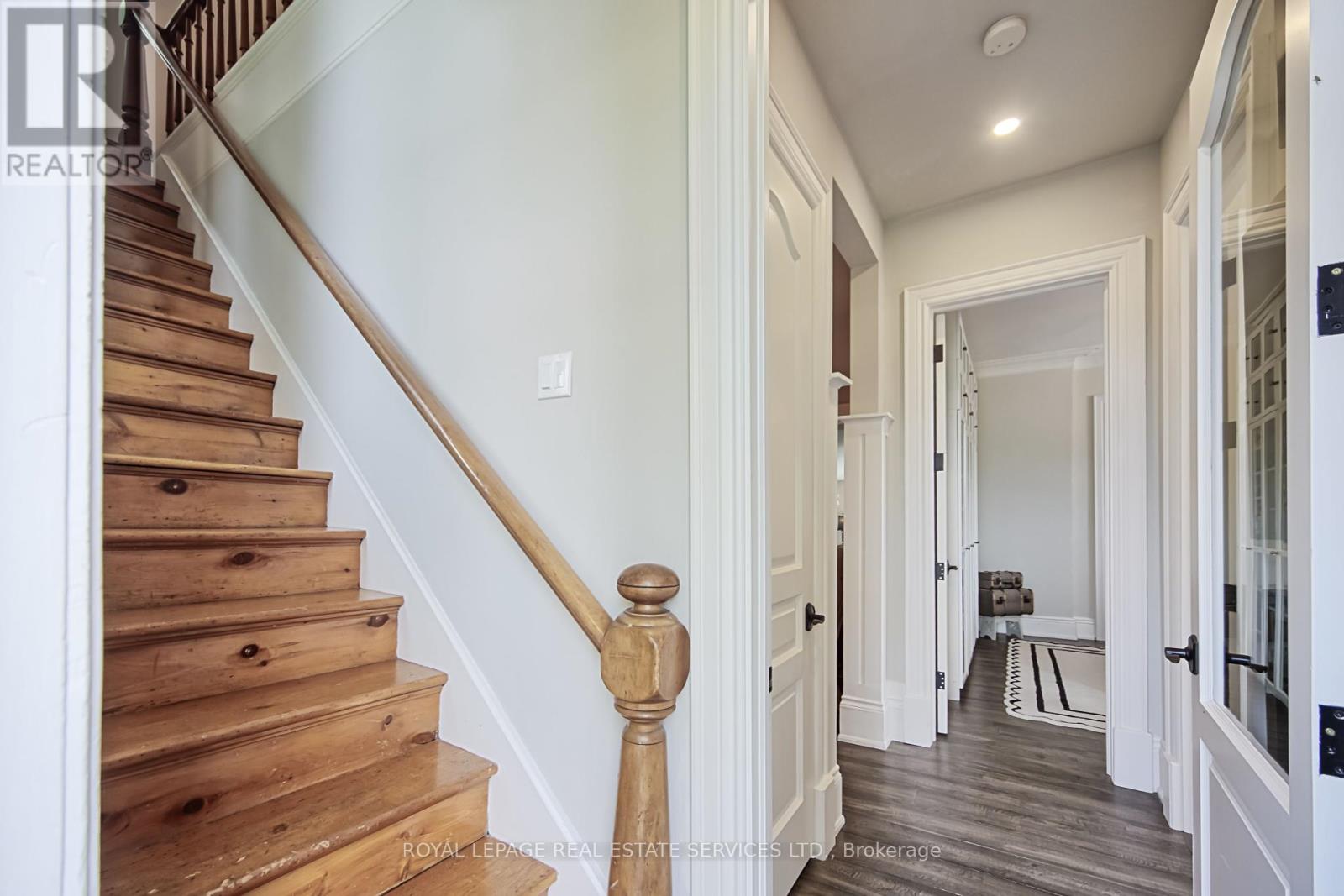 11 Main Street S, Milton (Campbellville), Ontario  L0P 1B0 - Photo 41 - W12403559