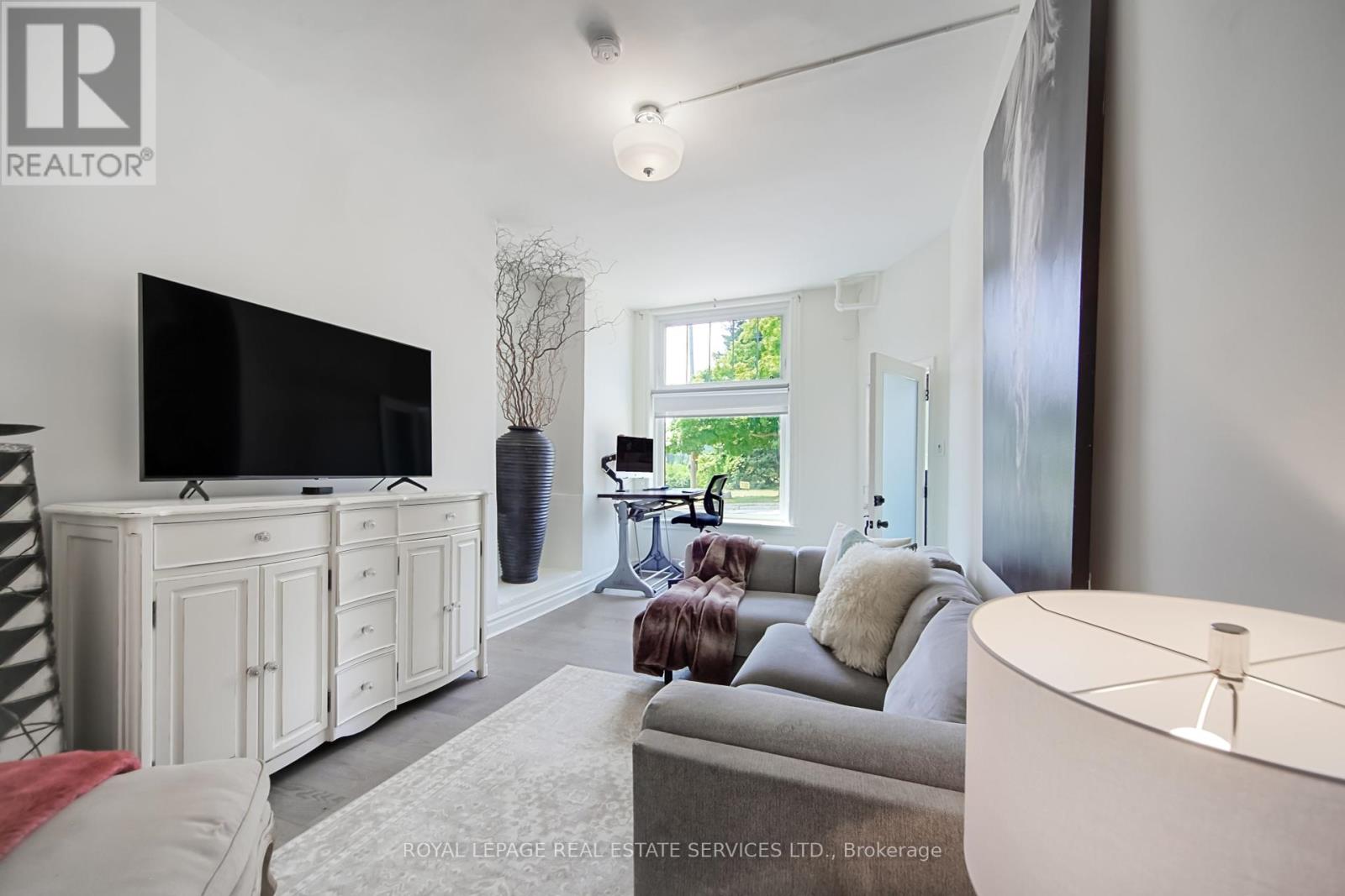 11 Main Street S, Milton (Campbellville), Ontario  L0P 1B0 - Photo 42 - W12403559