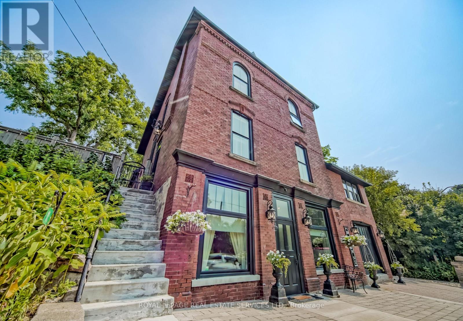 11 Main Street S, Milton (Campbellville), Ontario  L0P 1B0 - Photo 47 - W12403559