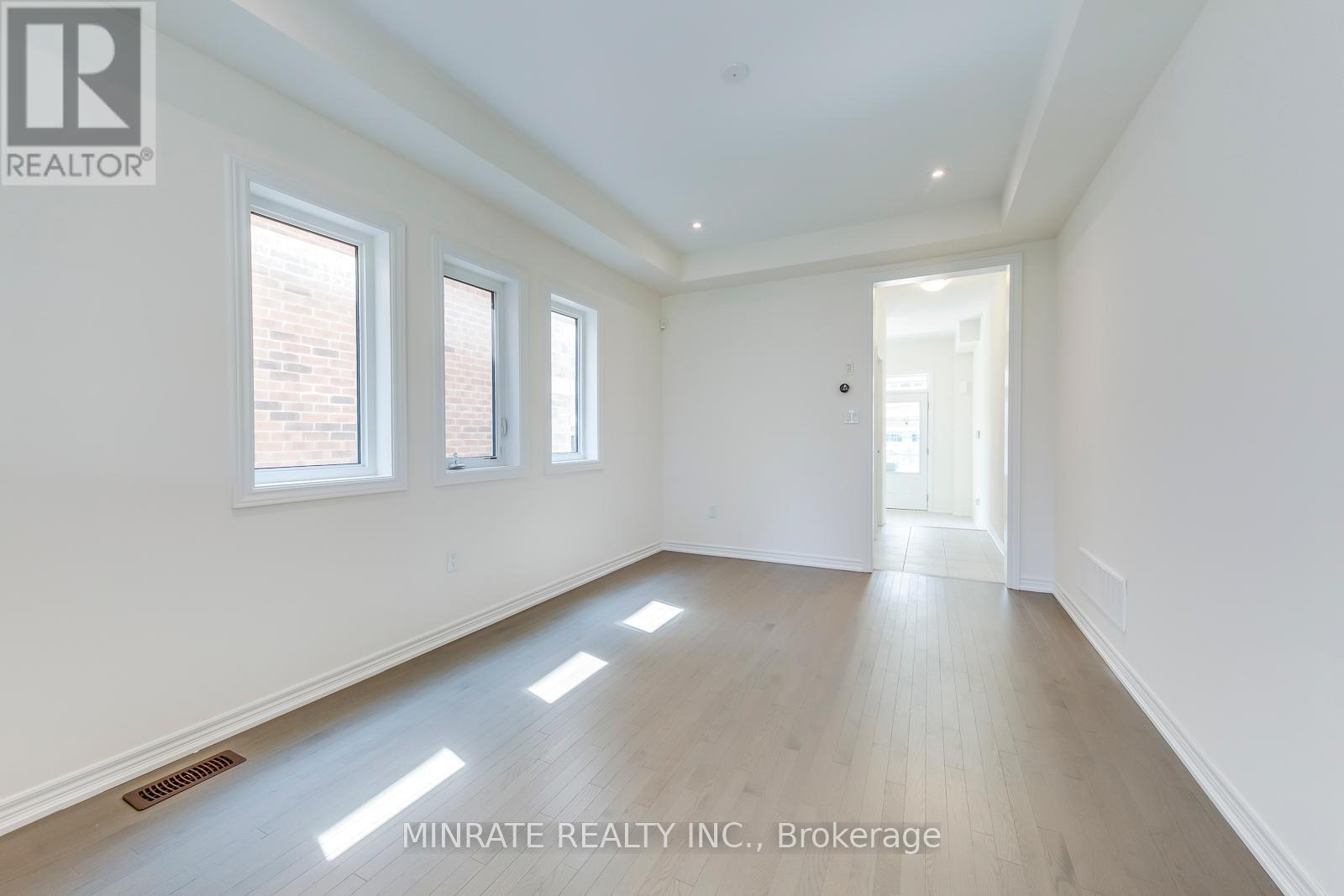 3139 Goodyear Road, Burlington (Alton), Ontario  L7M 1A2 - Photo 4 - W12403597
