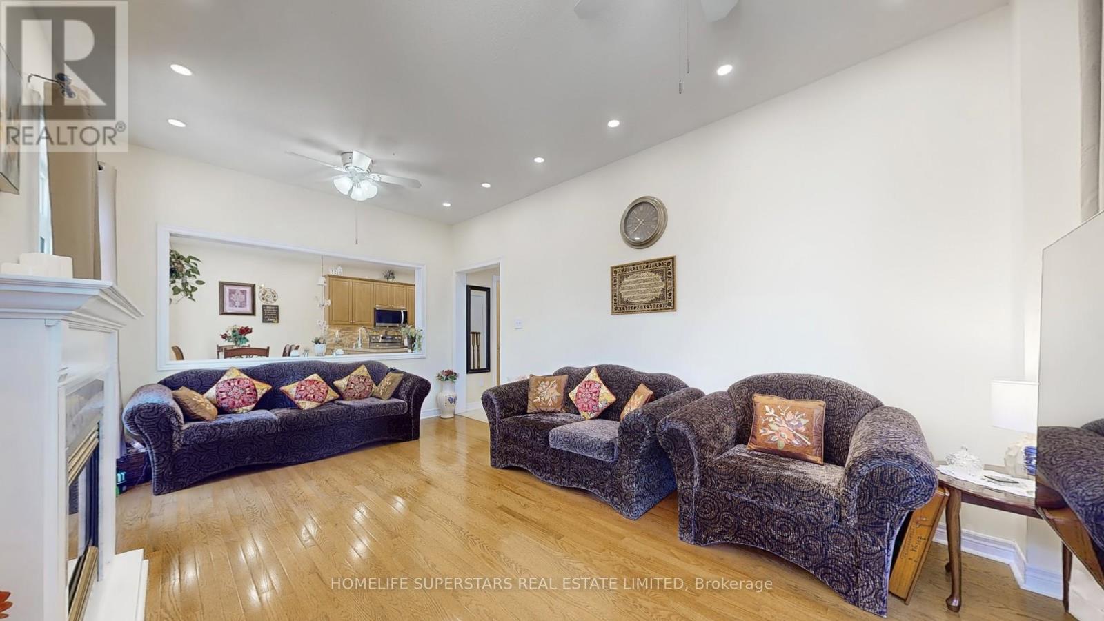 57 Quailvalley Drive, Brampton, Ontario  L6R 0N7 - Photo 12 - W12403663