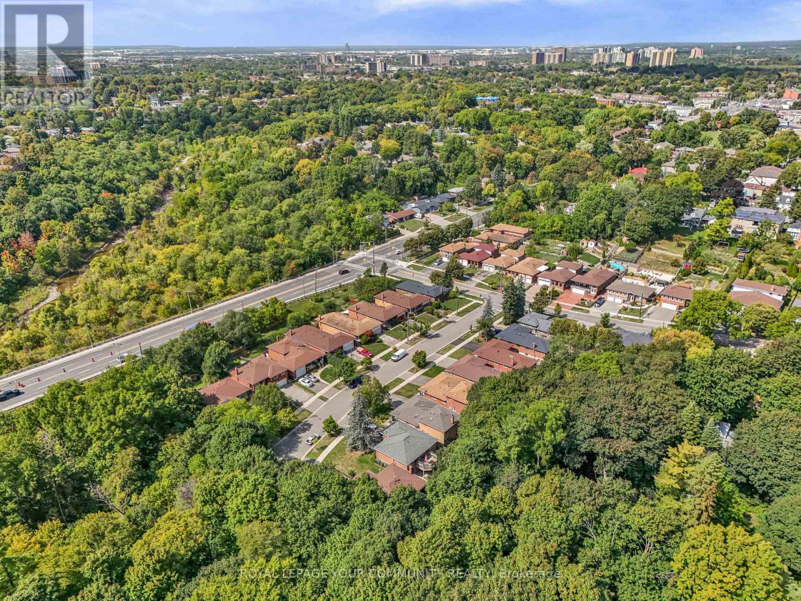 6 Hentob Court, Toronto, Ontario  M9V 2X1 - Photo 47 - W12400001