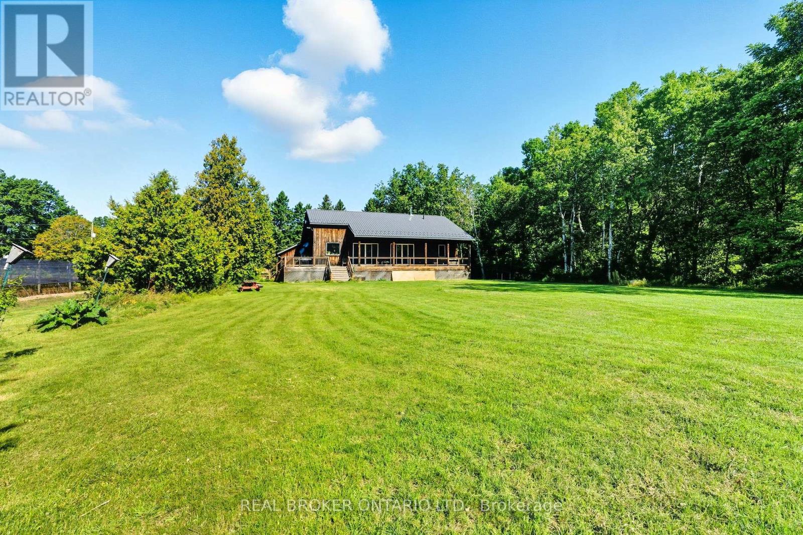 126 Shorties Side Road, Norfolk, Ontario  N4G 4G9 - Photo 38 - X12403509