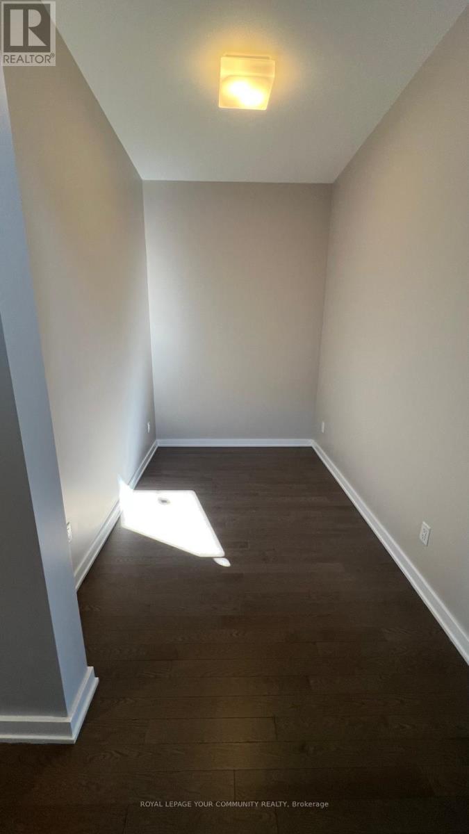 172 Shuttleworth Drive, Ottawa, Ontario  K1T 0S8 - Photo 5 - X12403515