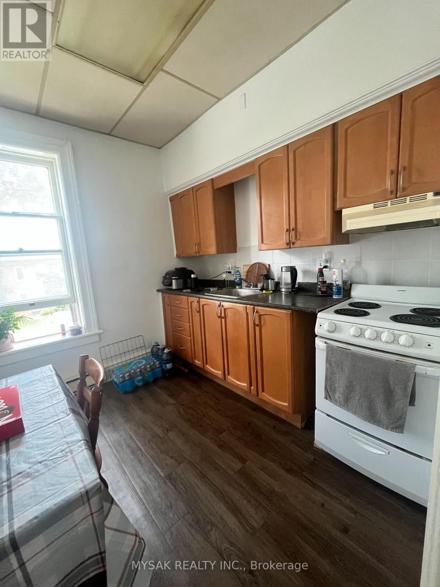315 Centre Street, North Huron (Wingham), Ontario  N0G 2W0 - Photo 22 - X12403570