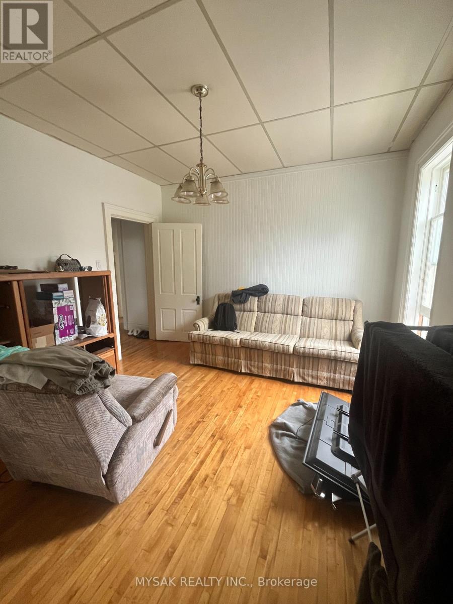 315 Centre Street, North Huron (Wingham), Ontario  N0G 2W0 - Photo 25 - X12403570