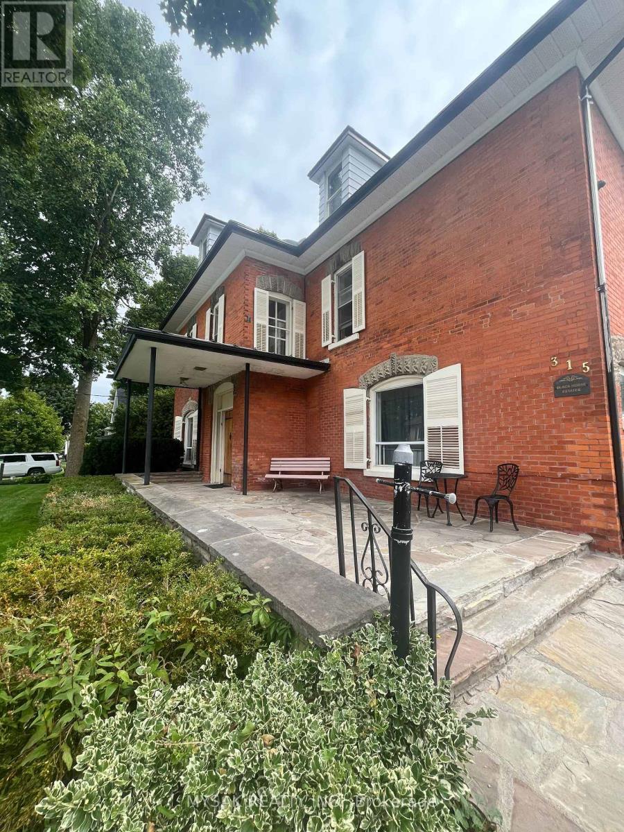 315 Centre Street, North Huron (Wingham), Ontario  N0G 2W0 - Photo 28 - X12403570