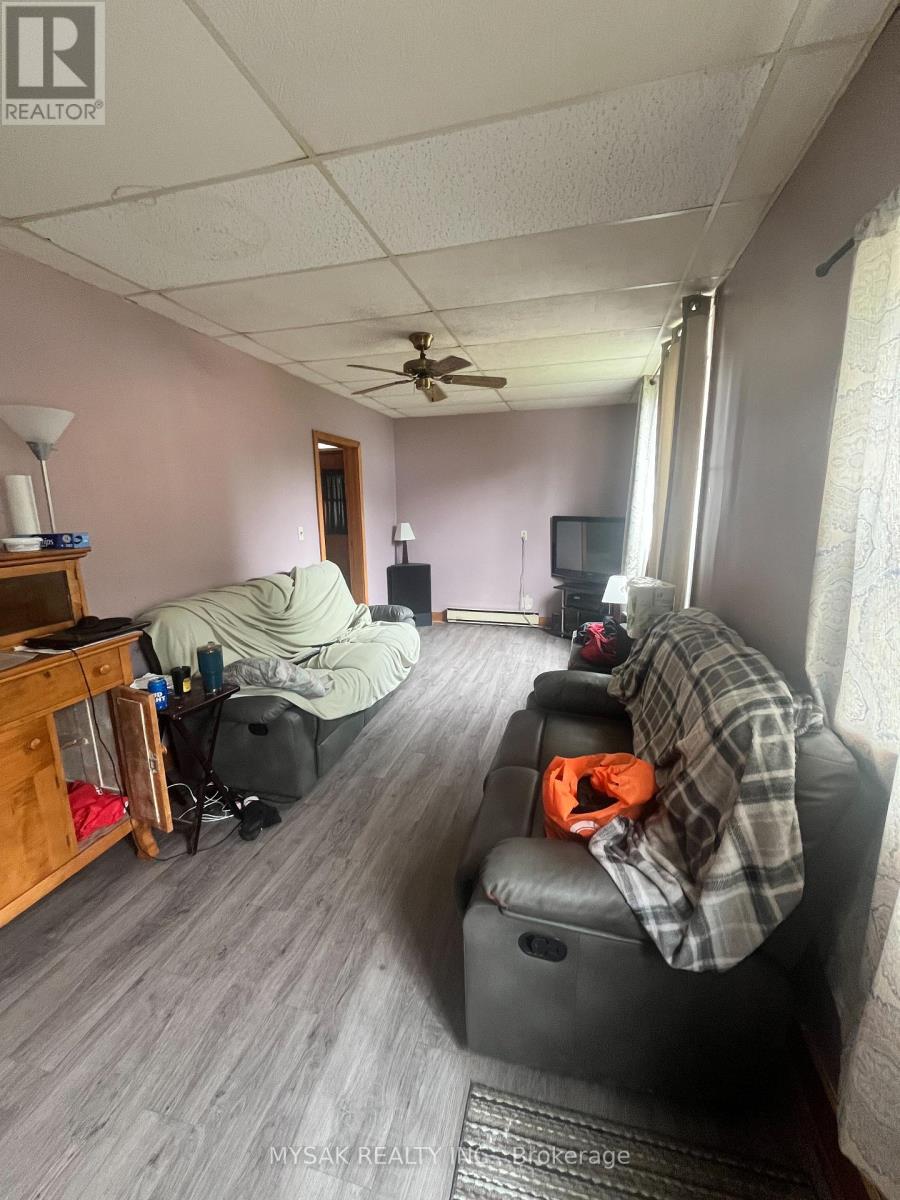 315 Centre Street, North Huron (Wingham), Ontario  N0G 2W0 - Photo 32 - X12403570