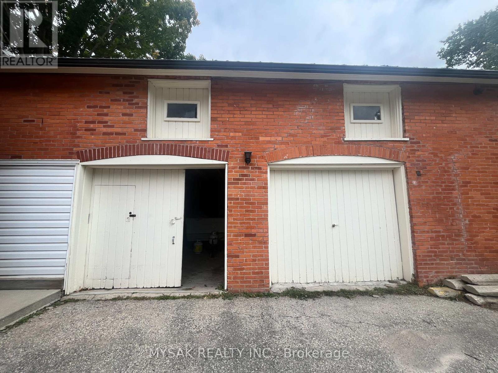 315 Centre Street, North Huron (Wingham), Ontario  N0G 2W0 - Photo 35 - X12403570