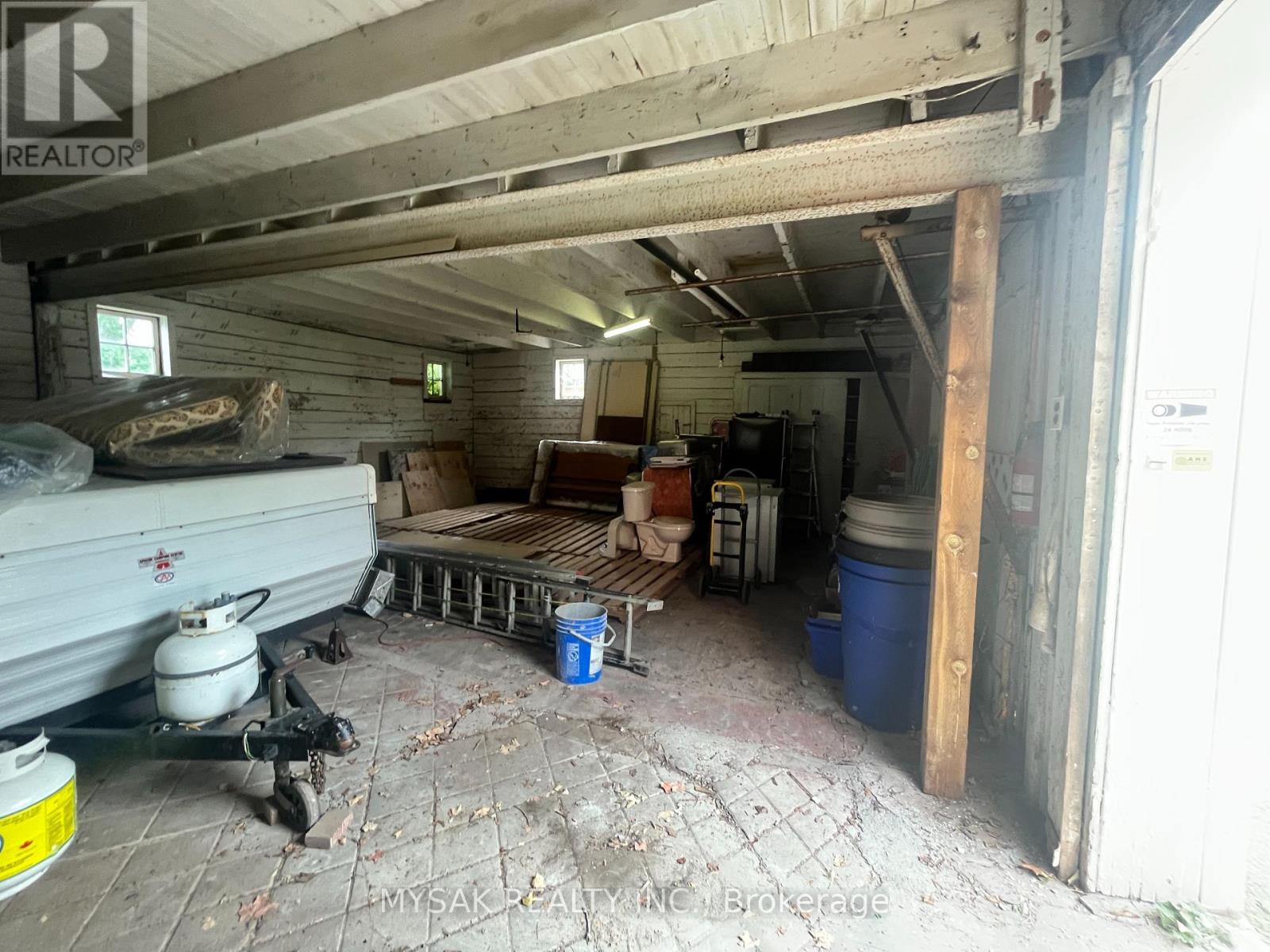 315 Centre Street, North Huron (Wingham), Ontario  N0G 2W0 - Photo 36 - X12403570