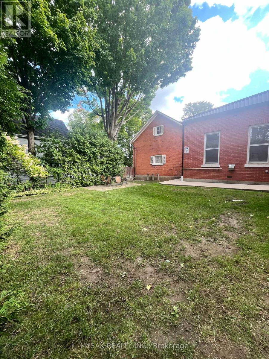 315 Centre Street, North Huron (Wingham), Ontario  N0G 2W0 - Photo 4 - X12403570