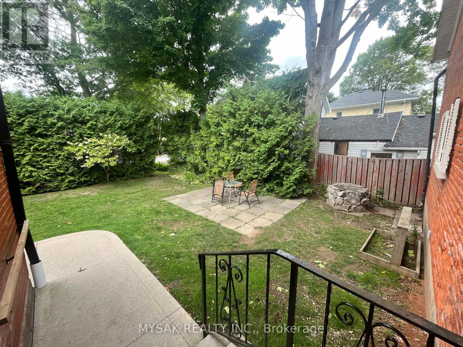 315 Centre Street, North Huron (Wingham), Ontario  N0G 2W0 - Photo 41 - X12403570