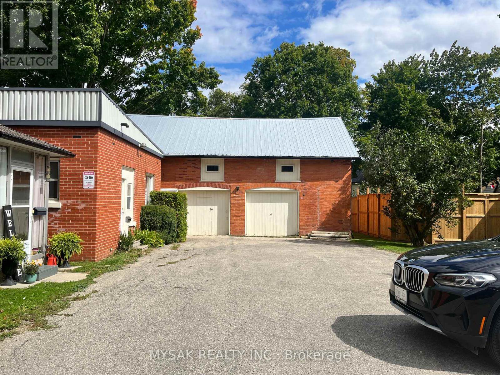 315 Centre Street, North Huron (Wingham), Ontario  N0G 2W0 - Photo 6 - X12403570