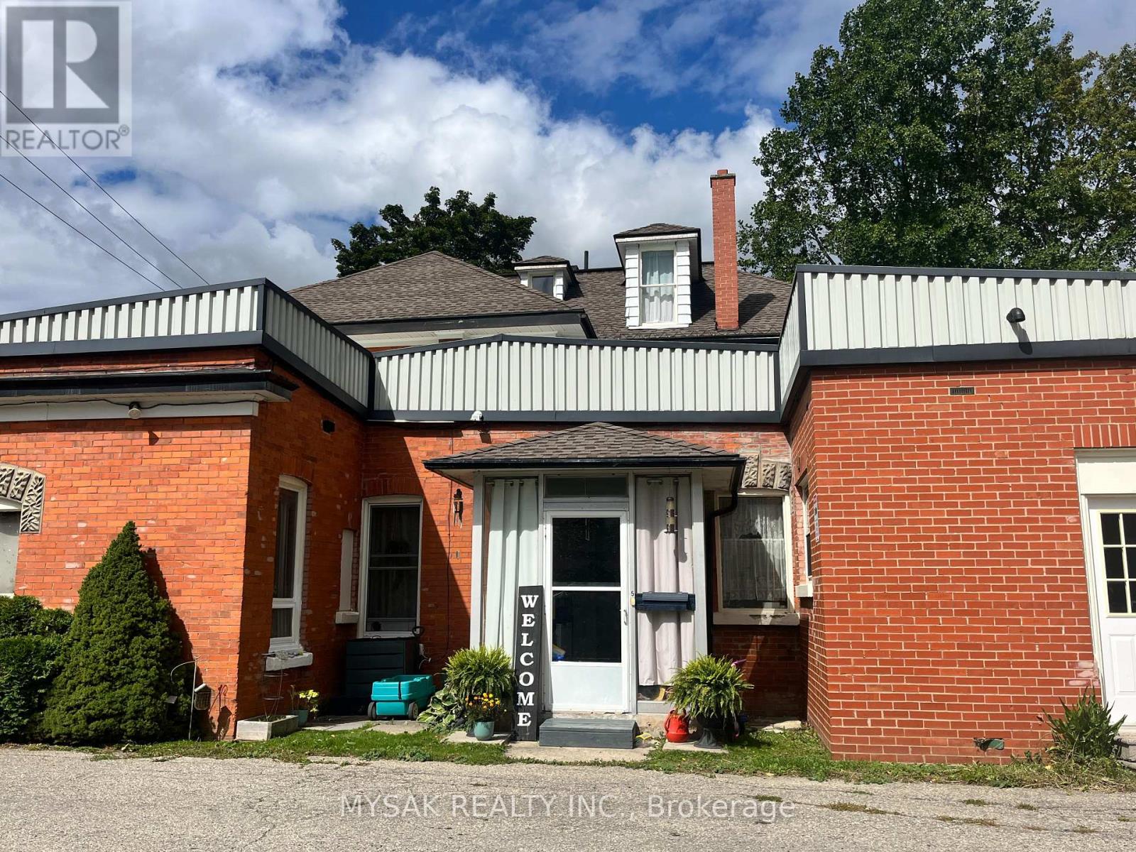 315 Centre Street, North Huron (Wingham), Ontario  N0G 2W0 - Photo 7 - X12403570