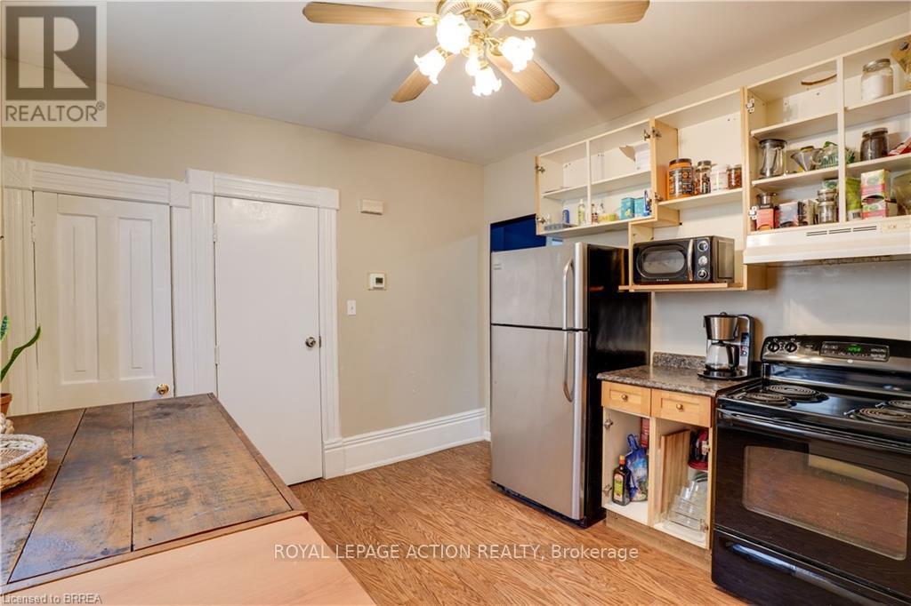 300 Dalhousie Street, Brantford, Ontario  N3S 3V5 - Photo 10 - X12403588