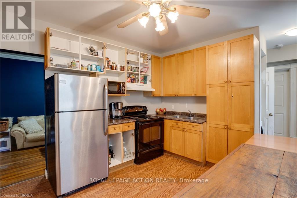 300 Dalhousie Street, Brantford, Ontario  N3S 3V5 - Photo 9 - X12403588